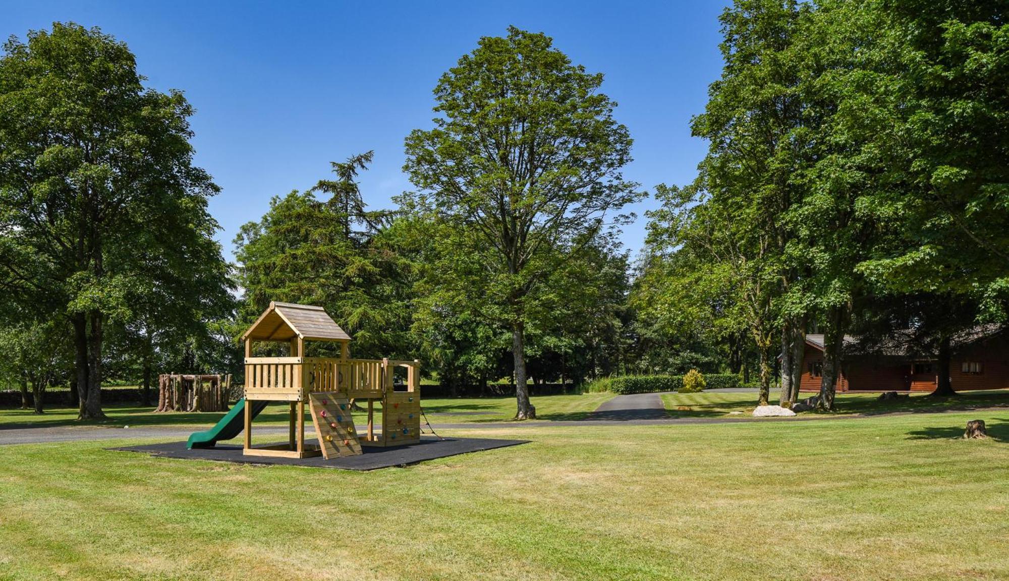 Pinecroft Lodges Ингълтън Екстериор снимка